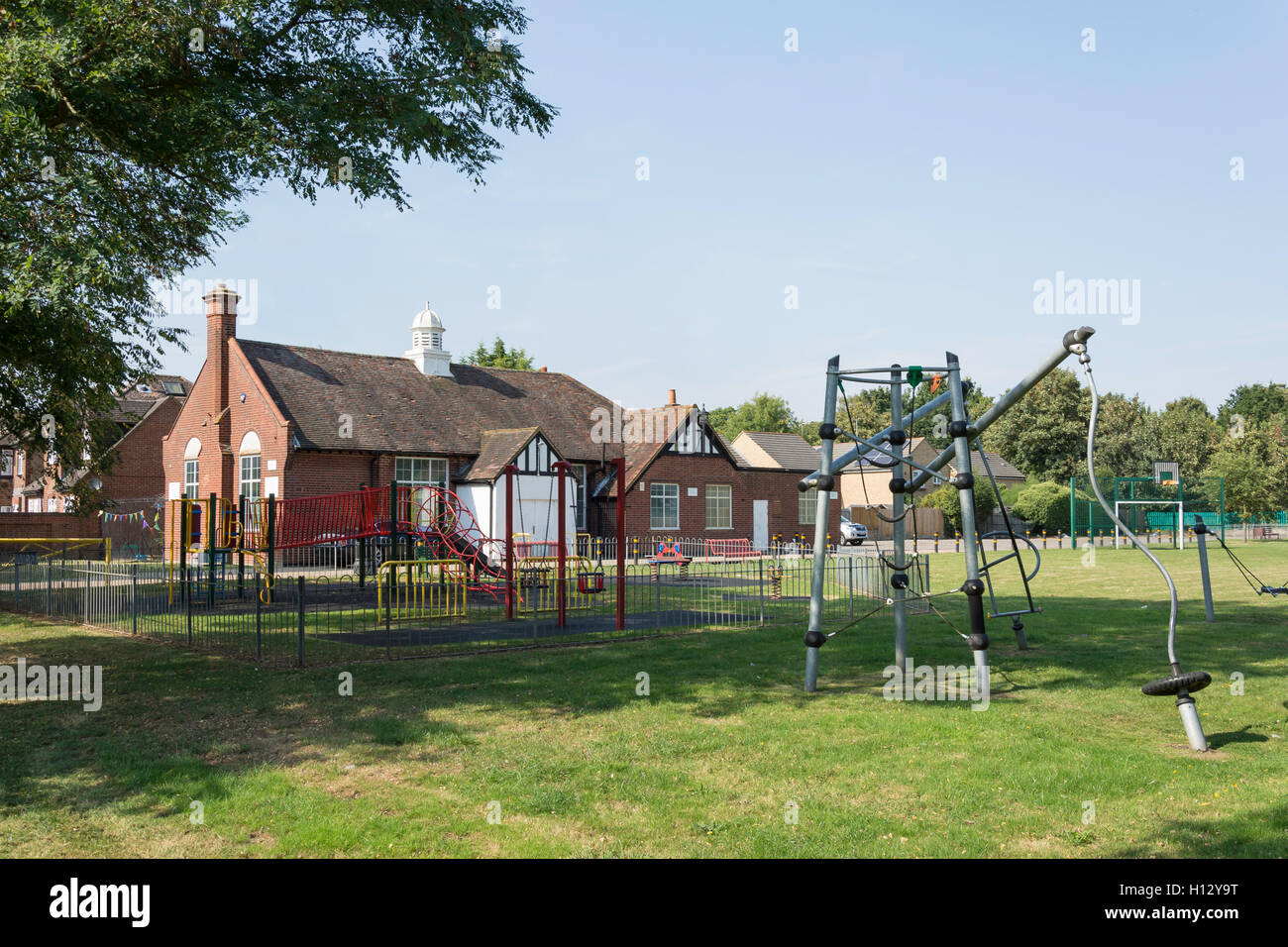 Champney Hall e la massa di ricreazione, Stanwell Road, Horton, Berkshire, Inghilterra, Regno Unito Foto Stock