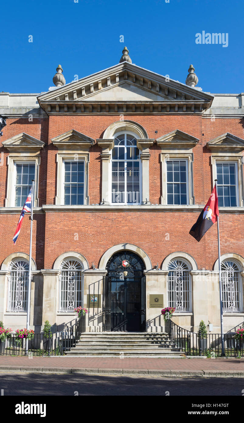 Aylesbury Crown Court, vecchio County Hall, la piazza del mercato, Aylesbury, Buckinghamshire, Inghilterra, Regno Unito Foto Stock