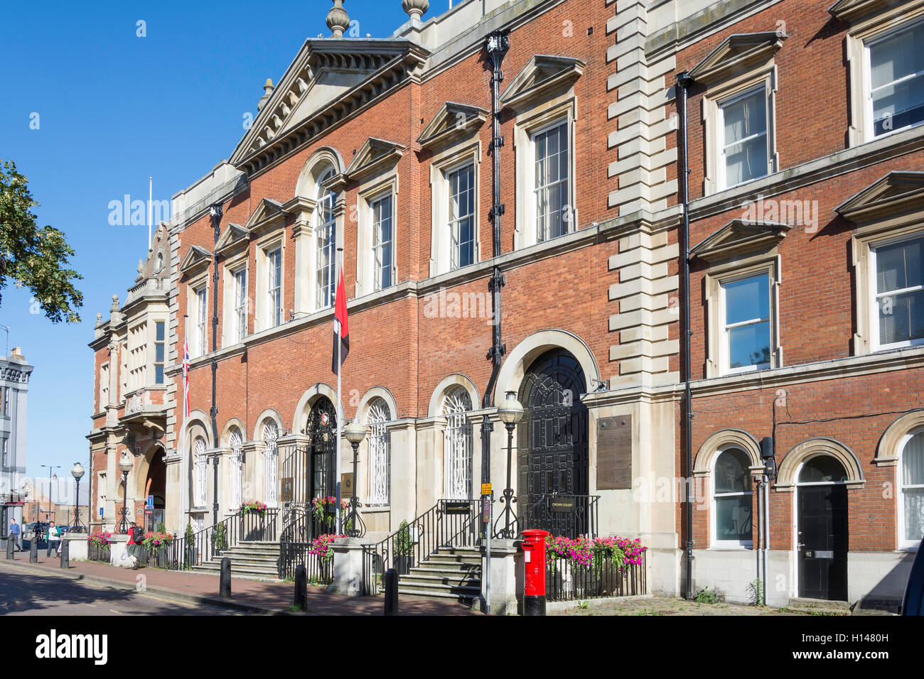 Aylesbury Crown Court, vecchio County Hall, la piazza del mercato, Aylesbury, Buckinghamshire, Inghilterra, Regno Unito Foto Stock