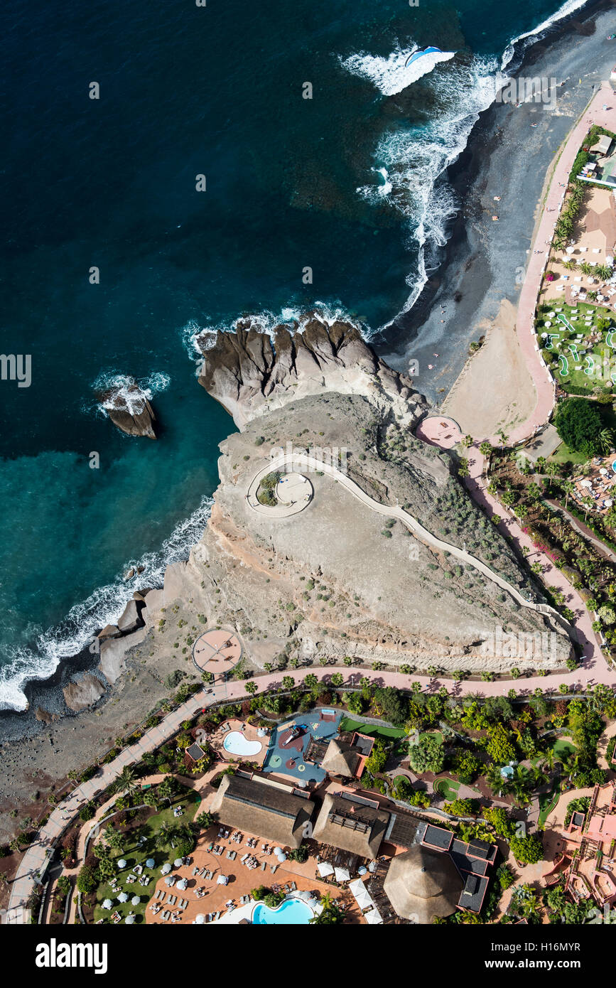 La spiaggia e il lungomare, Playa de La Enramada, Costa Atlantica, Costa Adeje, Tenerife, Spagna Foto Stock