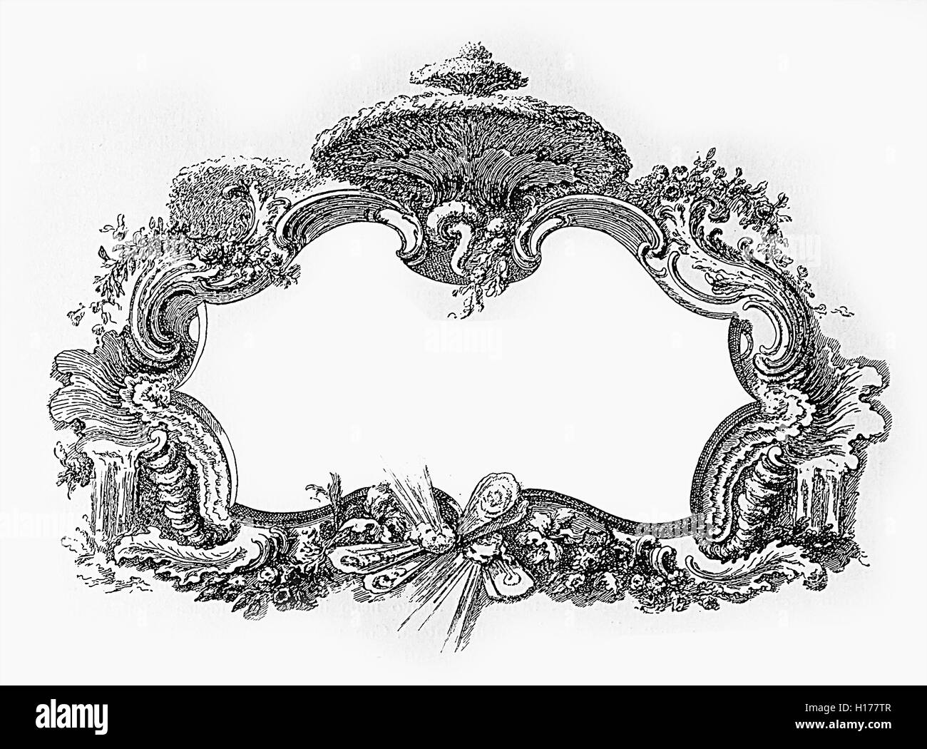 Renaissance cornice ornamentale con cascate e motivi floreali Foto Stock