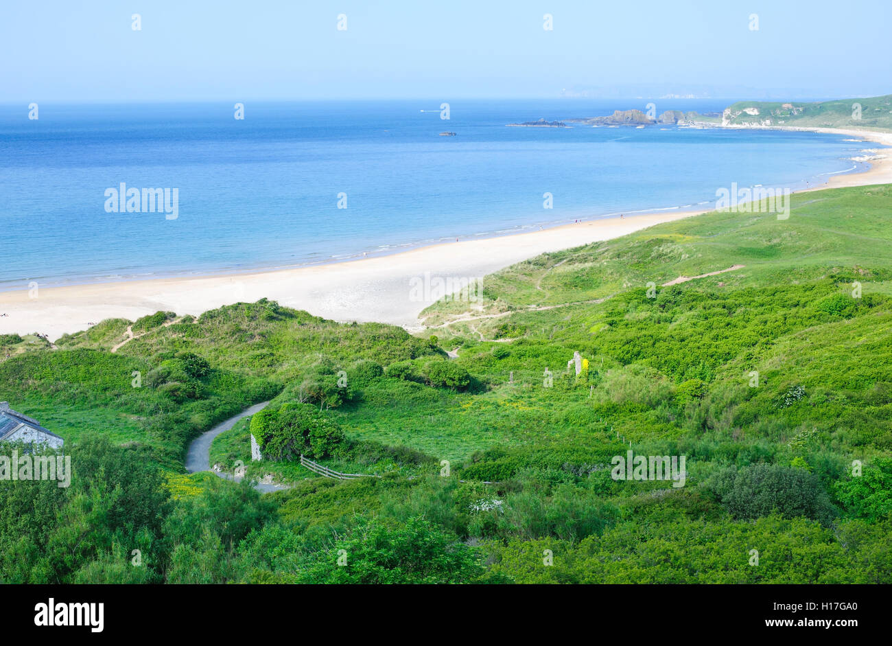 Bellissima vista sul parco bianco Bay, l'Irlanda, Foto Stock