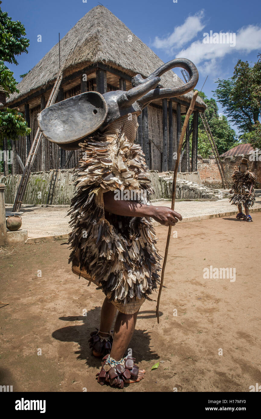 Die Chefferie von Bafut wurde in der Kolonialzeit von den Deutschen geplant und gebaut. Der groÃŸe rechteckige Palastbezirk des Foto Stock