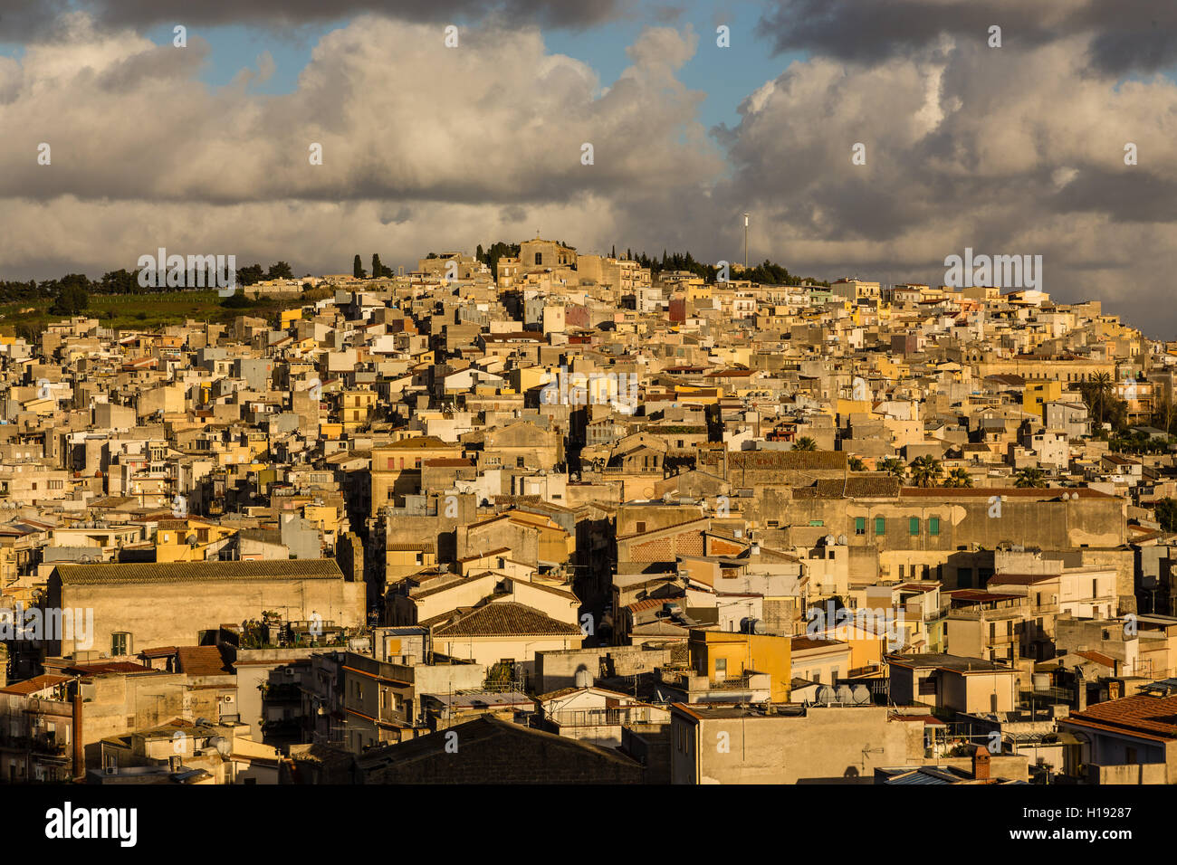 Calatafimi, una vista sul centro storico, Sicilia Foto Stock