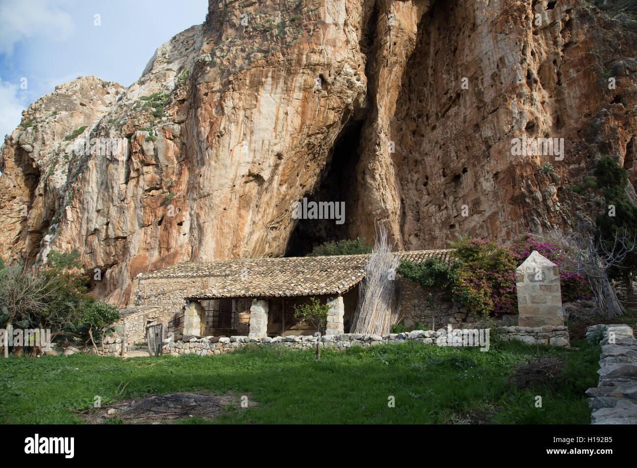 Grotta Mangiapane a monte Cofano, Monte Cofano, Trapani, Sicilia, Italia Foto Stock