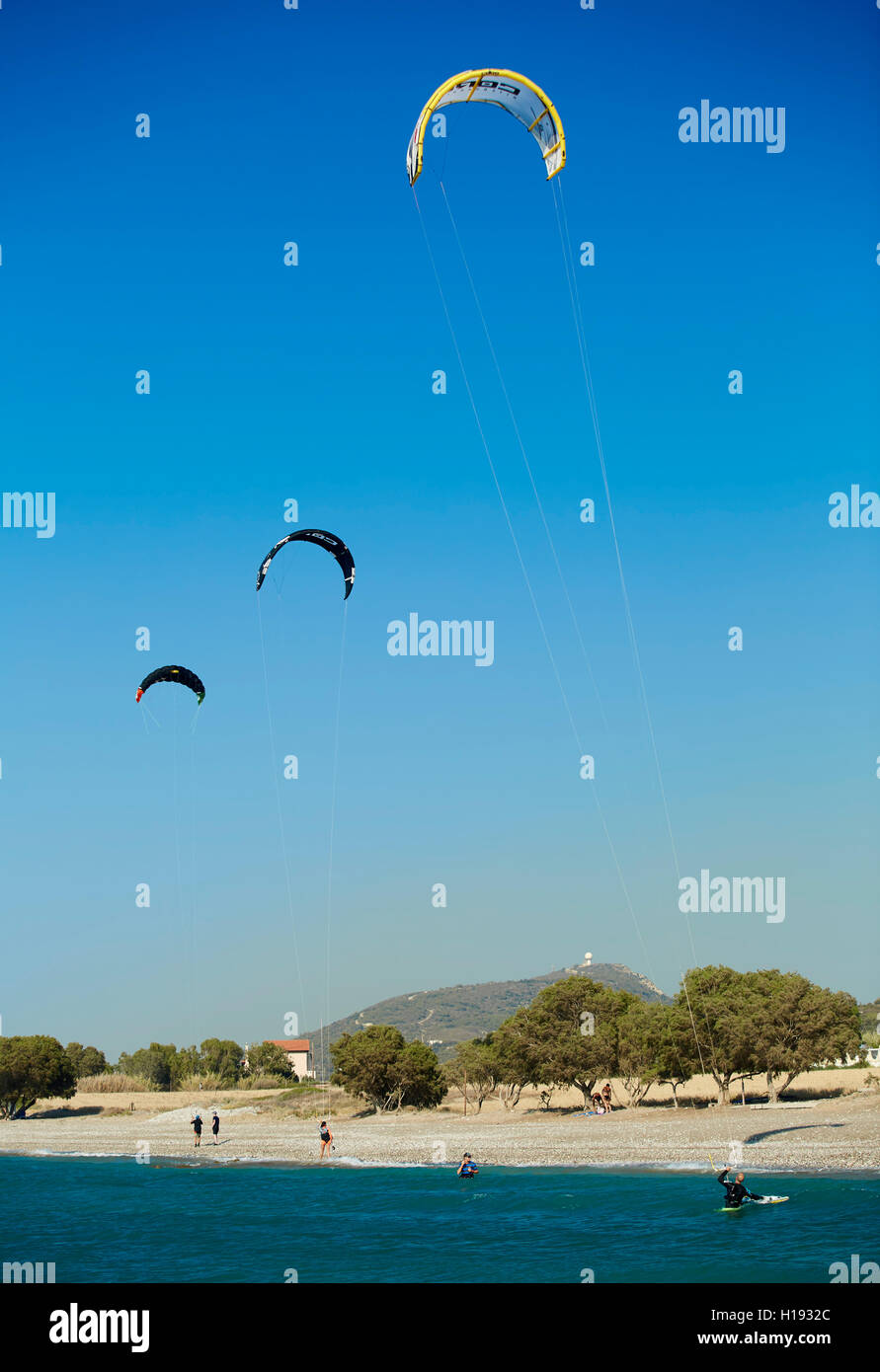 Il kite surf, Rodi, Grecia Foto Stock