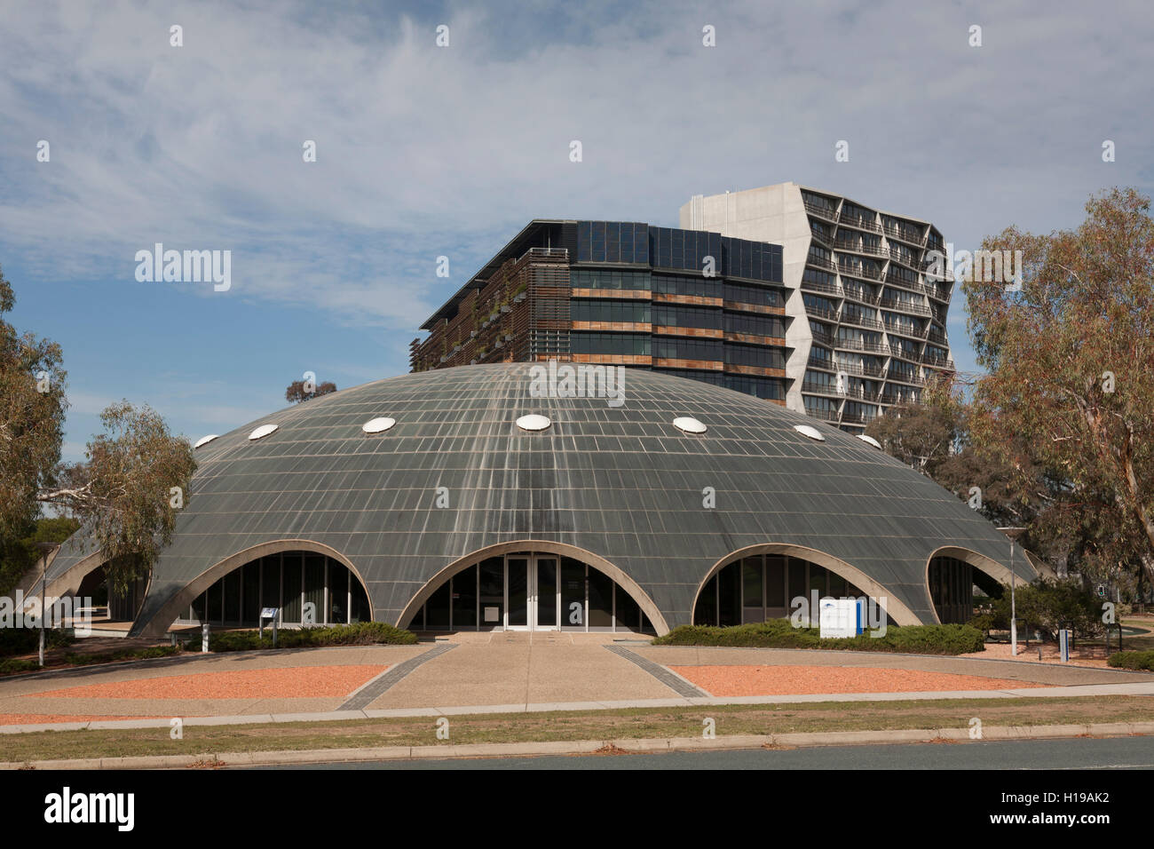 La Australian Academy of Science brillare della cupola (1959) fu il primo edificio di Canberra per essere aggiunto al National Heritage List Foto Stock