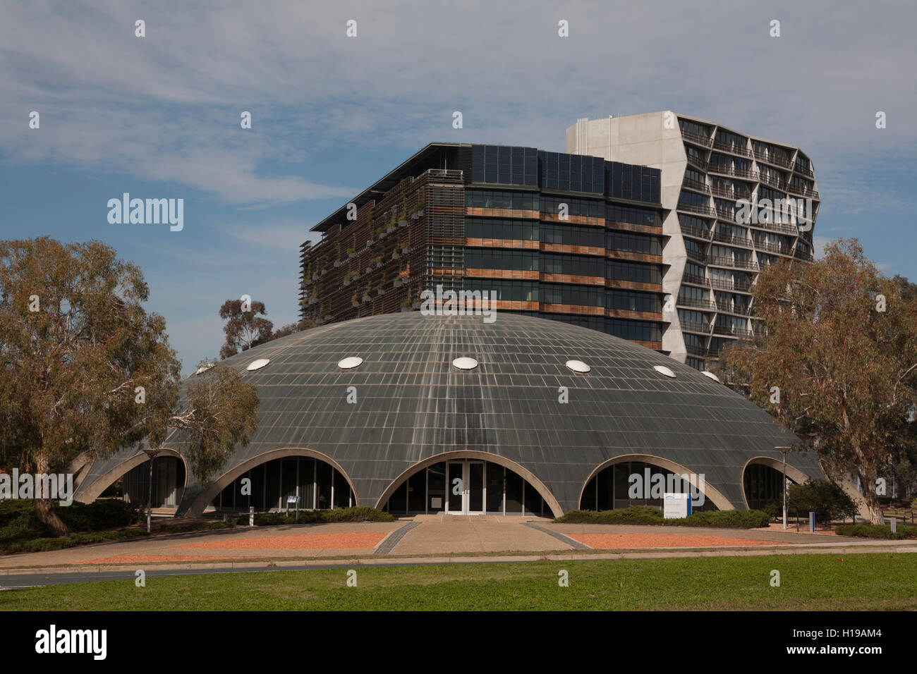 La Australian Academy of Science brillare della cupola (1959) fu il primo edificio di Canberra per essere aggiunto al National Heritage List Foto Stock