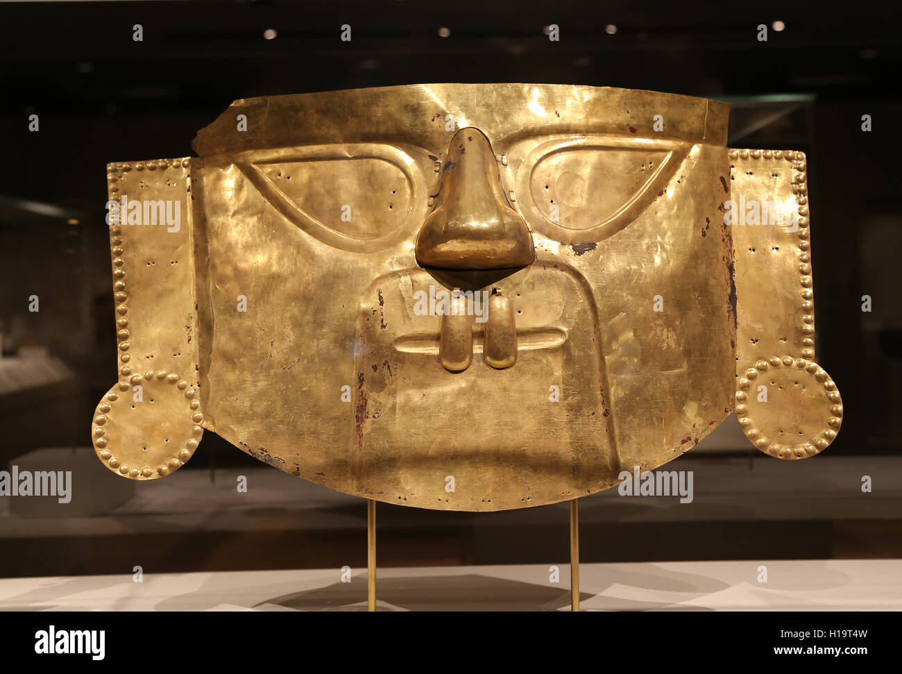 Maschera Funeraria. Il Perù. Sican 9th-11th c. Martellato oro. Foto Stock