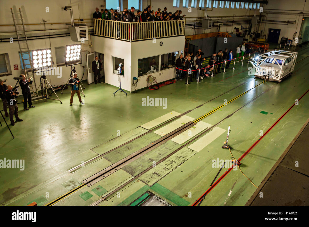 Skoda auto, sled test, crash test Oscar fittizia, cinture di sicurezza di utilizzo, sicurezza, indossare le cinture di sicurezza Foto Stock