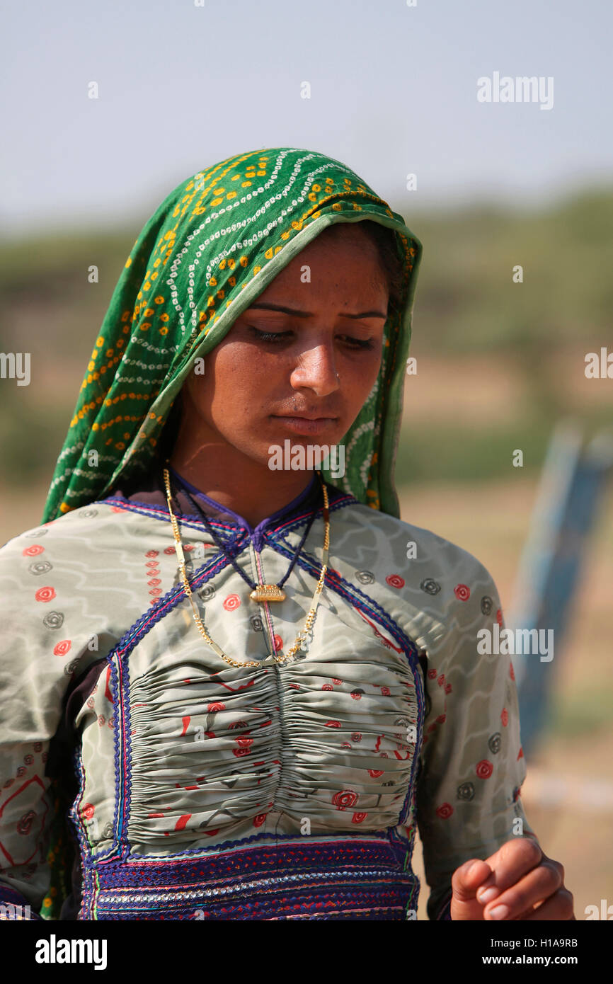 Rabari dhebaria (dhebar) donna in abito tradizionale, kutch, Gujarat, India Foto Stock