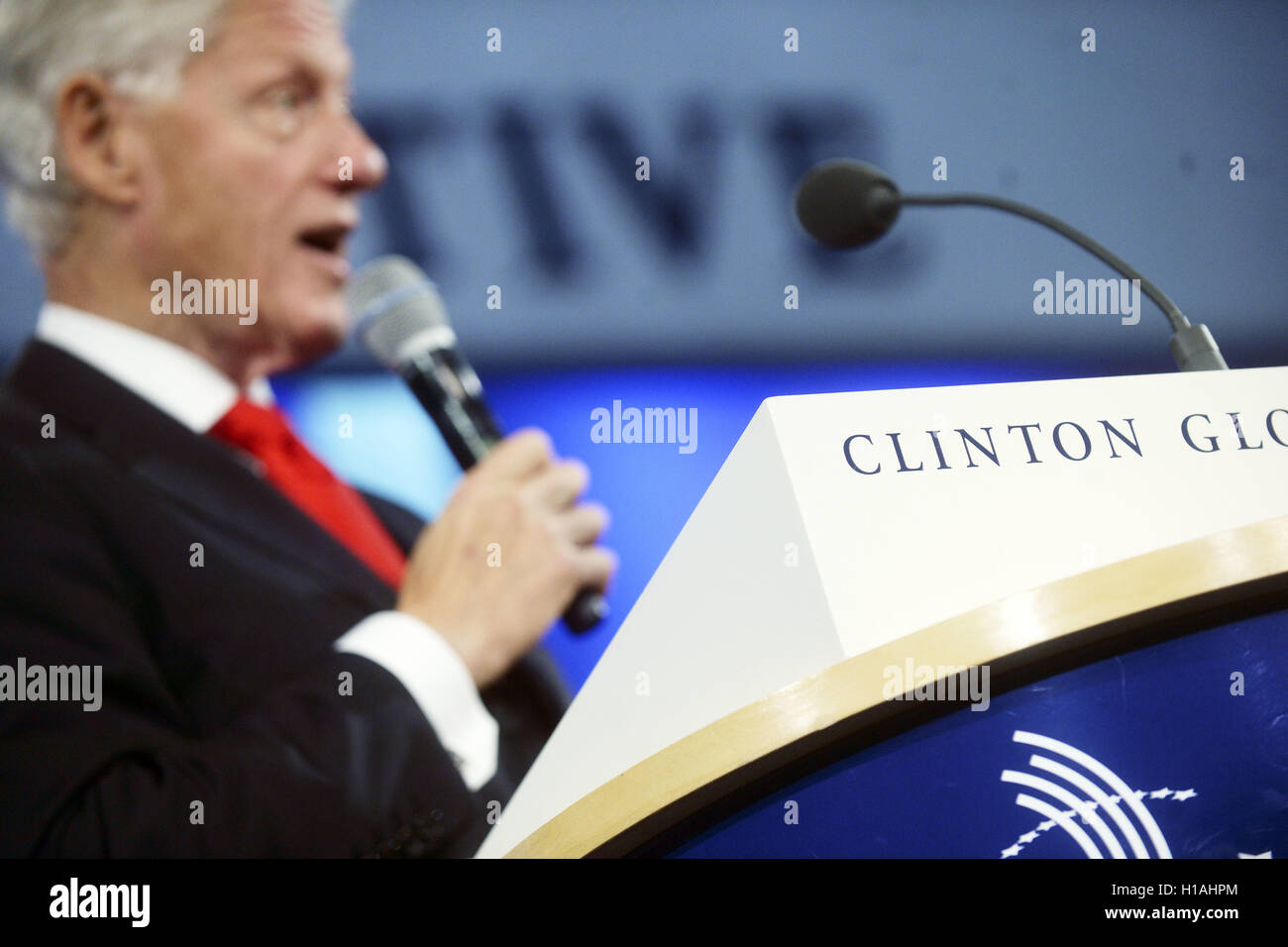 La città di New York. Xxi Sep, 2016. Bill Clinton parla durante il 2016 Clinton iniziativa globale riunione annuale presso lo Sheraton New York Times Square il 21 settembre 2016 a New York City. | Verwendung weltweit/picture alliance © dpa/Alamy Live News Foto Stock