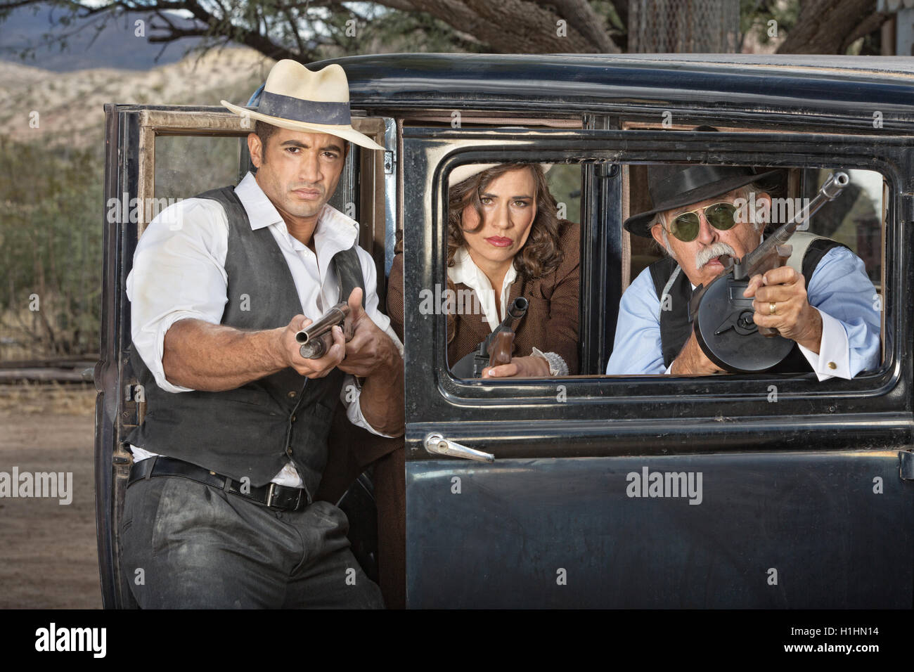 1920s gangster armi di puntamento Foto Stock