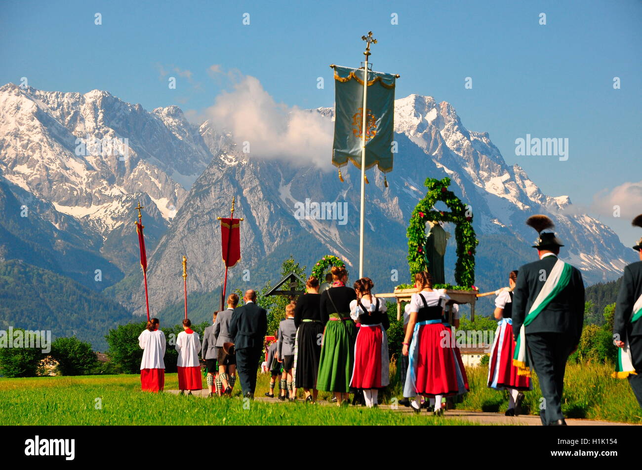 Processione del Corpus Domini, Werdenfels, Baviera, Germania Foto Stock