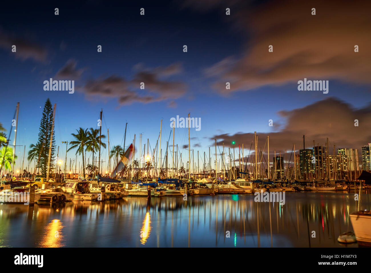 Porto di Honolulu di notte Foto Stock