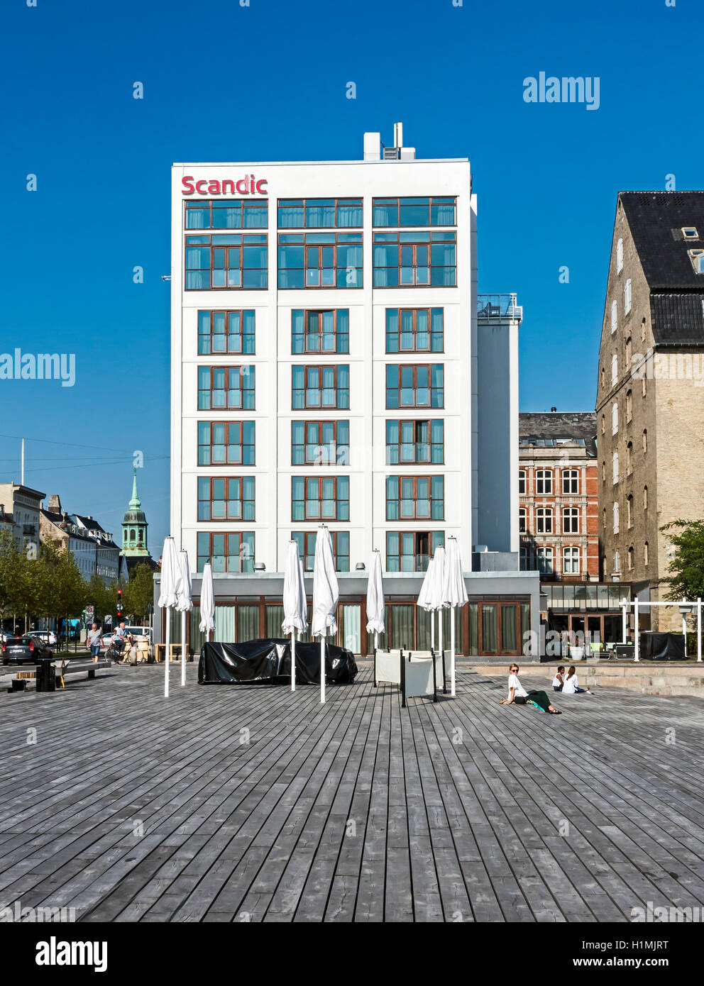 Hotel Scandic Front all'angolo di Sankt Annae Plads e Larsens Plads Copenhagen DANIMARCA Foto Stock