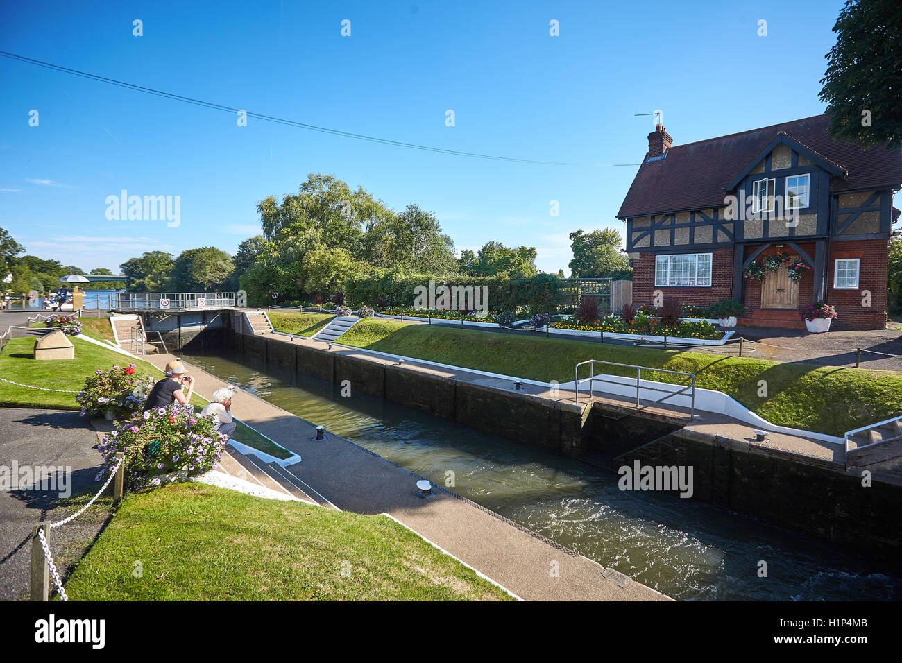 Bray Lock sul Fiume Tamigi vicino a Maidenhead Foto Stock