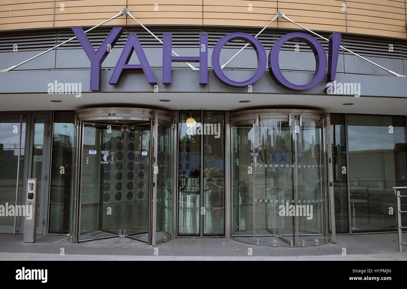 Yahoo presso la sede centrale in corrispondenza del punto Village Business Park di Dublino. Dettagli personali di circa 500 milioni di utenti di Yahoo sono stati compromessi in un cyber attacco sulla ditta nel 2014, la società ha confermato ieri, e ora Ms Denham ha detto bisogna trarre un insegnamento da quelle aziende che gestiscono dati personali. Foto Stock