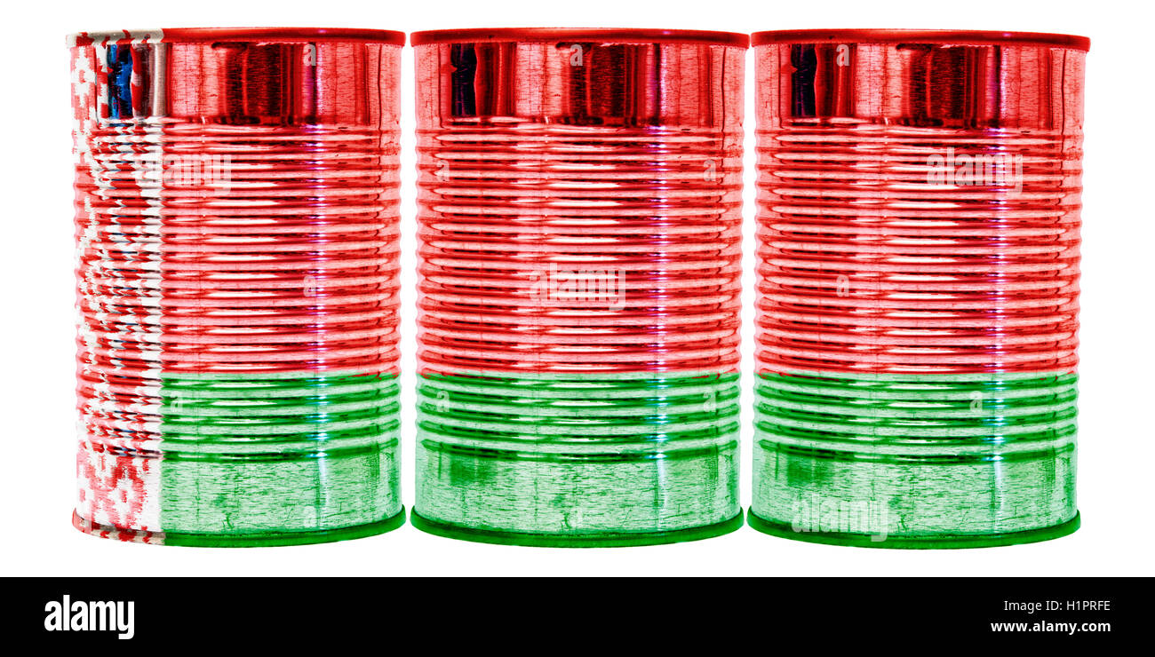 Tre lattine di lattina con la bandiera della Bielorussia sul loro isolate su uno sfondo bianco. Foto Stock