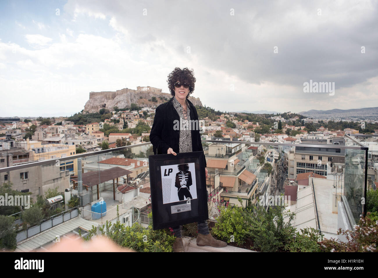 Laura Pergolizzi (LP) dà una conferenza stampa ad Atene in Grecia. Laura darà un concerto di venerdì 23/9. Foto Stock
