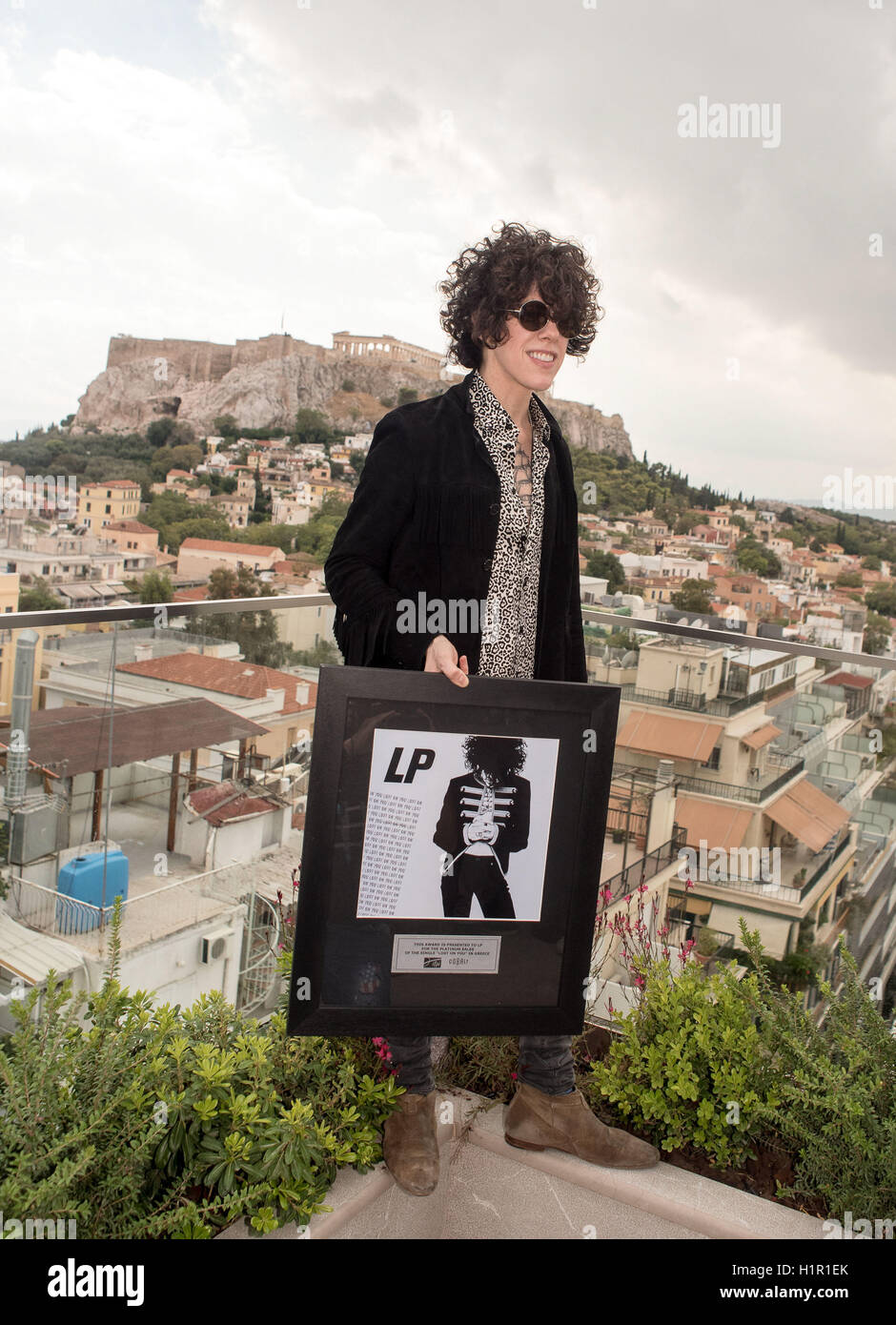 Laura Pergolizzi (LP) dà una conferenza stampa ad Atene in Grecia. Laura darà un concerto di venerdì 23/9. Foto Stock