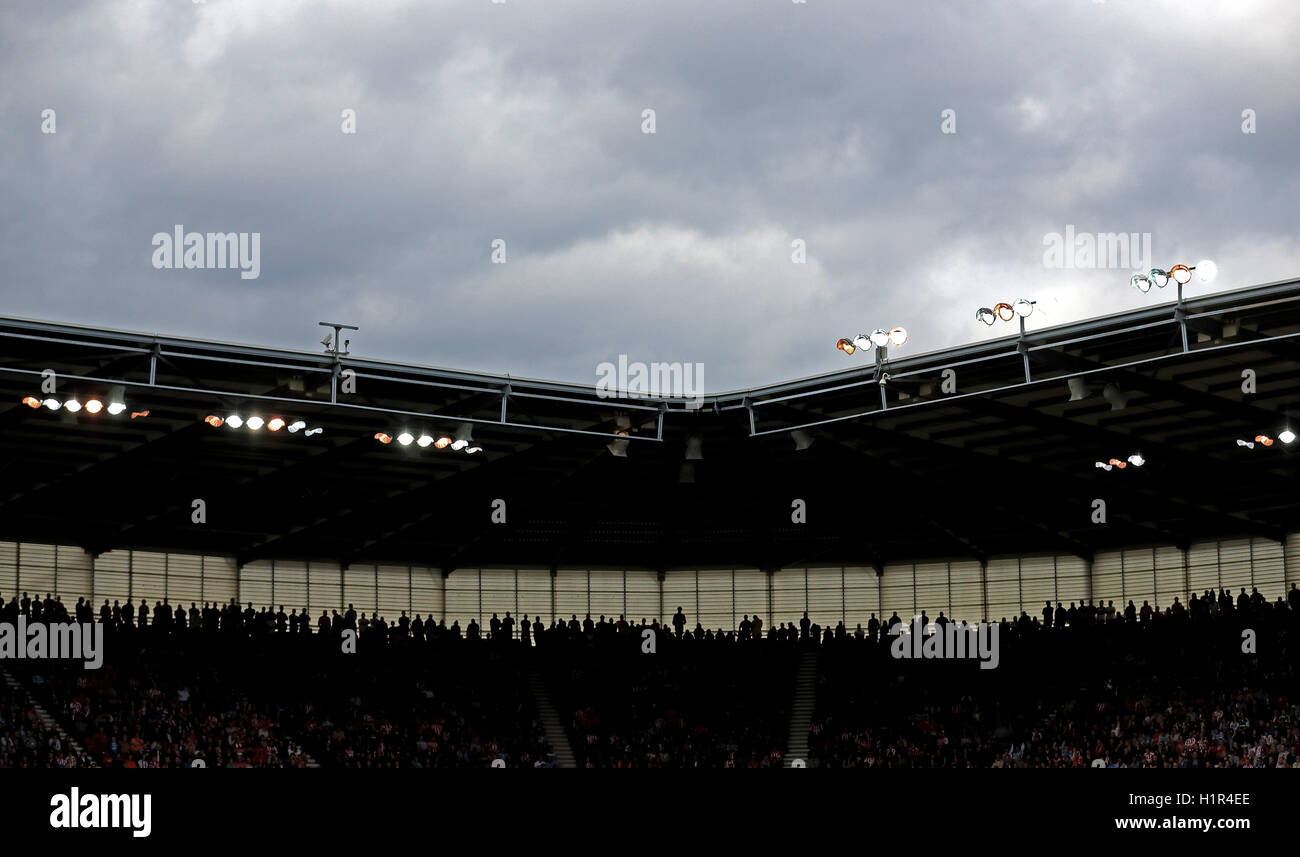 Una vista guardando sopra la scommessa 365 Stadium durante il match di Premier League a Bet365 Stadium, Stoke-on-Trent. Foto Stock