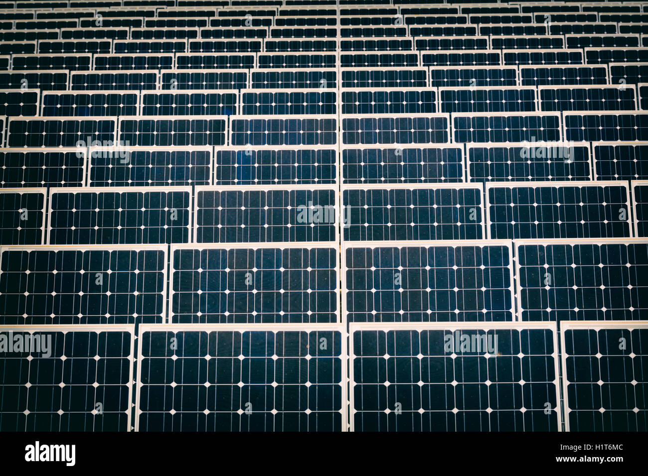 Energia solare centro vicino Guadarranque, San Roque, la provincia di Cadiz Cadice, Spagna. Foto Stock
