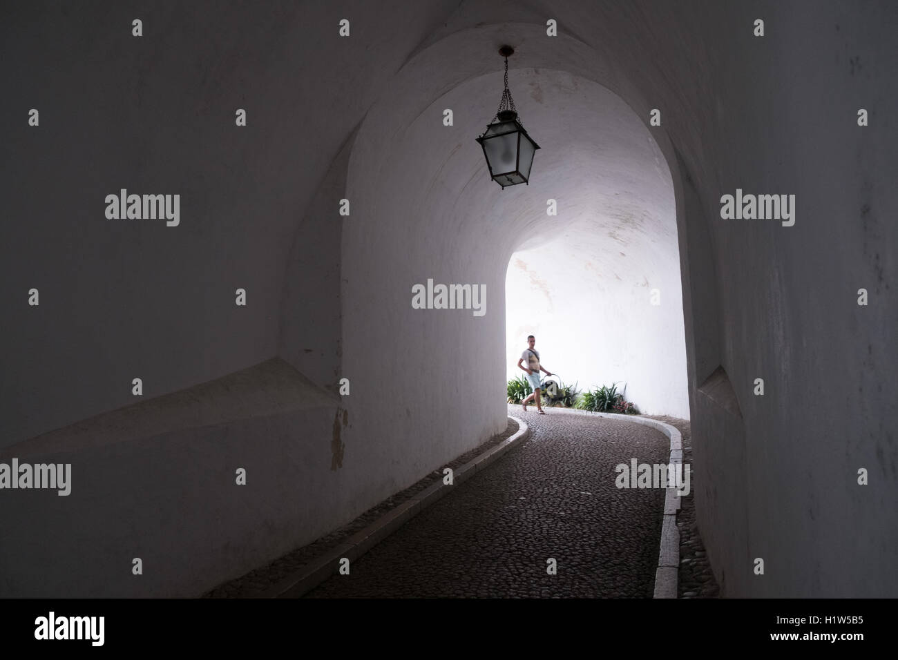 I turisti di visitare il palazzo di Pena, un sito del Patrimonio Mondiale, Sintra, Portogallo. Palazzo di Pena, un sito del Patrimonio Mondiale, Sintra, Portogallo. Foto Stock