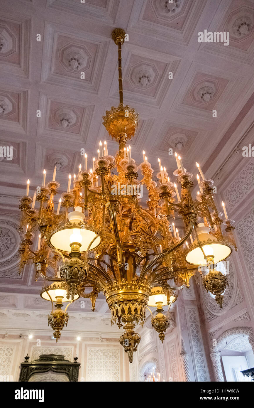 Quaters privato del Re Ferdinando e la Regina Amelia presso il palazzo di Pena, un sito del Patrimonio Mondiale, Sintra, Portogallo. Foto Stock