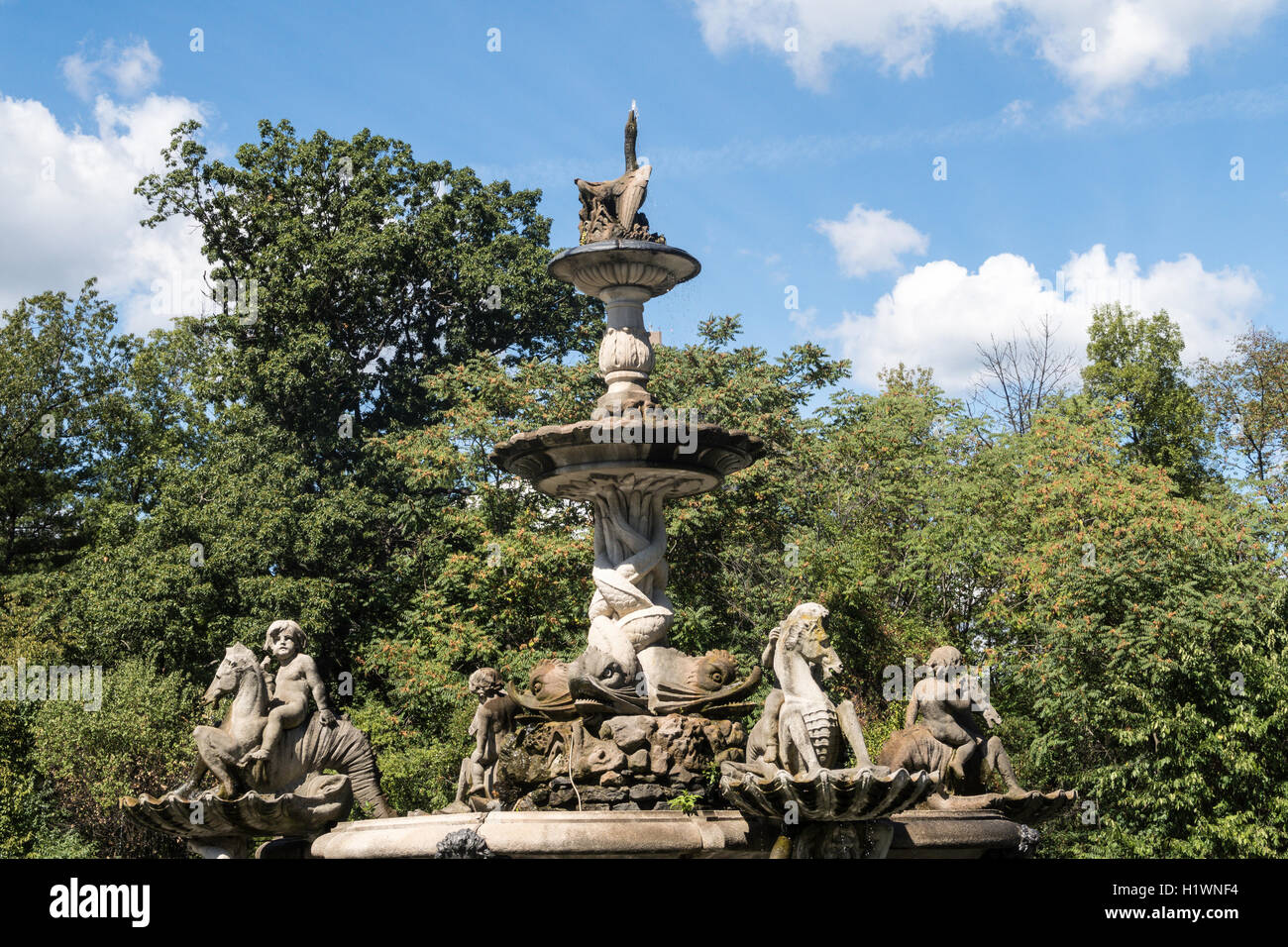 Il Rockefeller Fontana al Bronx Zoo Wildlife Conservation Society, Bronx Park, Bronx, New York Foto Stock