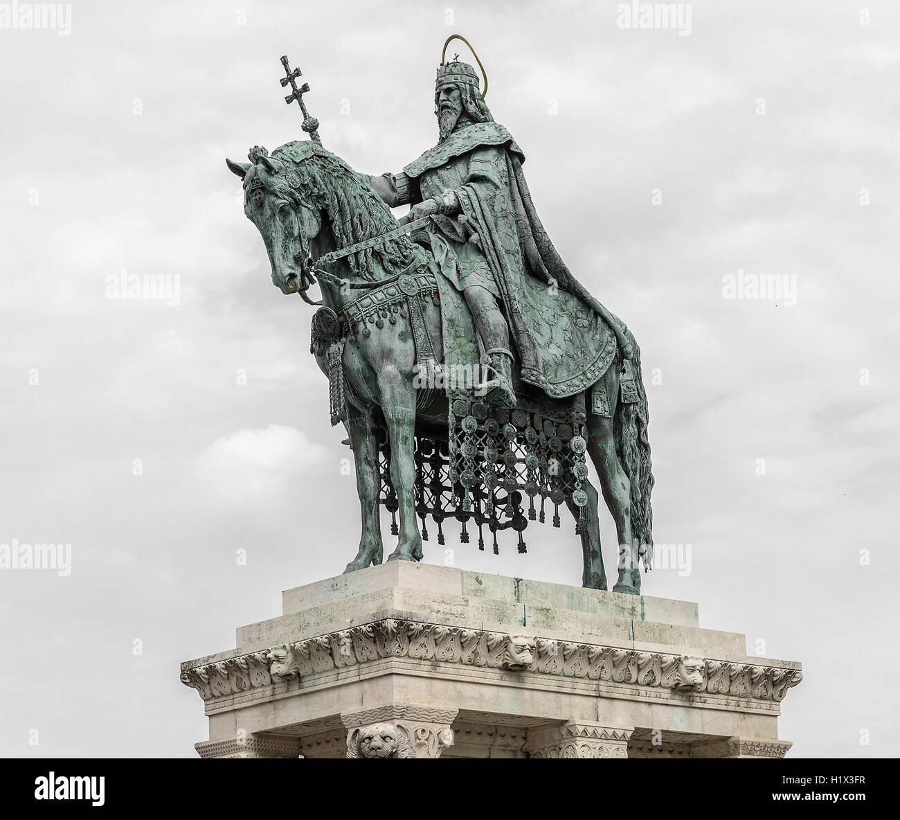 Monumento al re ungherese Matyas al Trinity Square. Foto Stock