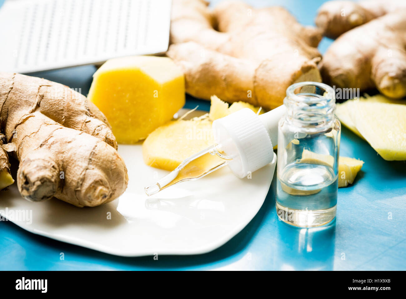 Olio essenziale di zenzero. Foto Stock