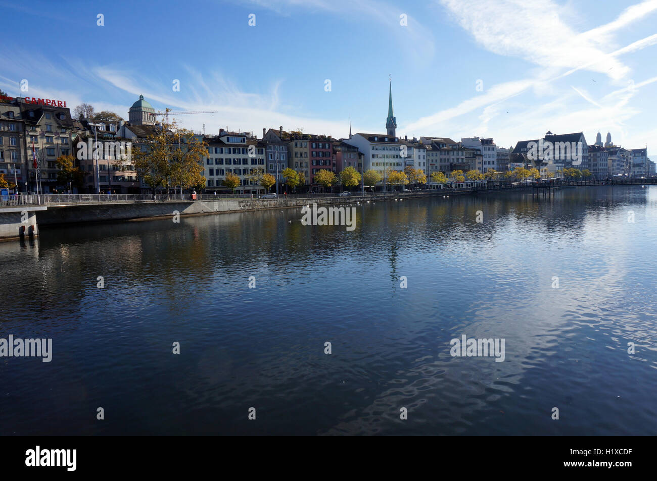 Fronte mare lungo la Limmat Foto Stock