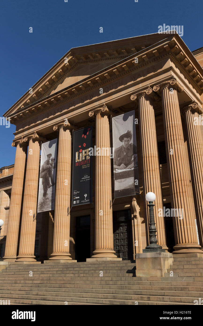 Ingresso anteriore portico alla galleria d'Arte del Nuovo Galles del Sud Sydney Australia Foto Stock