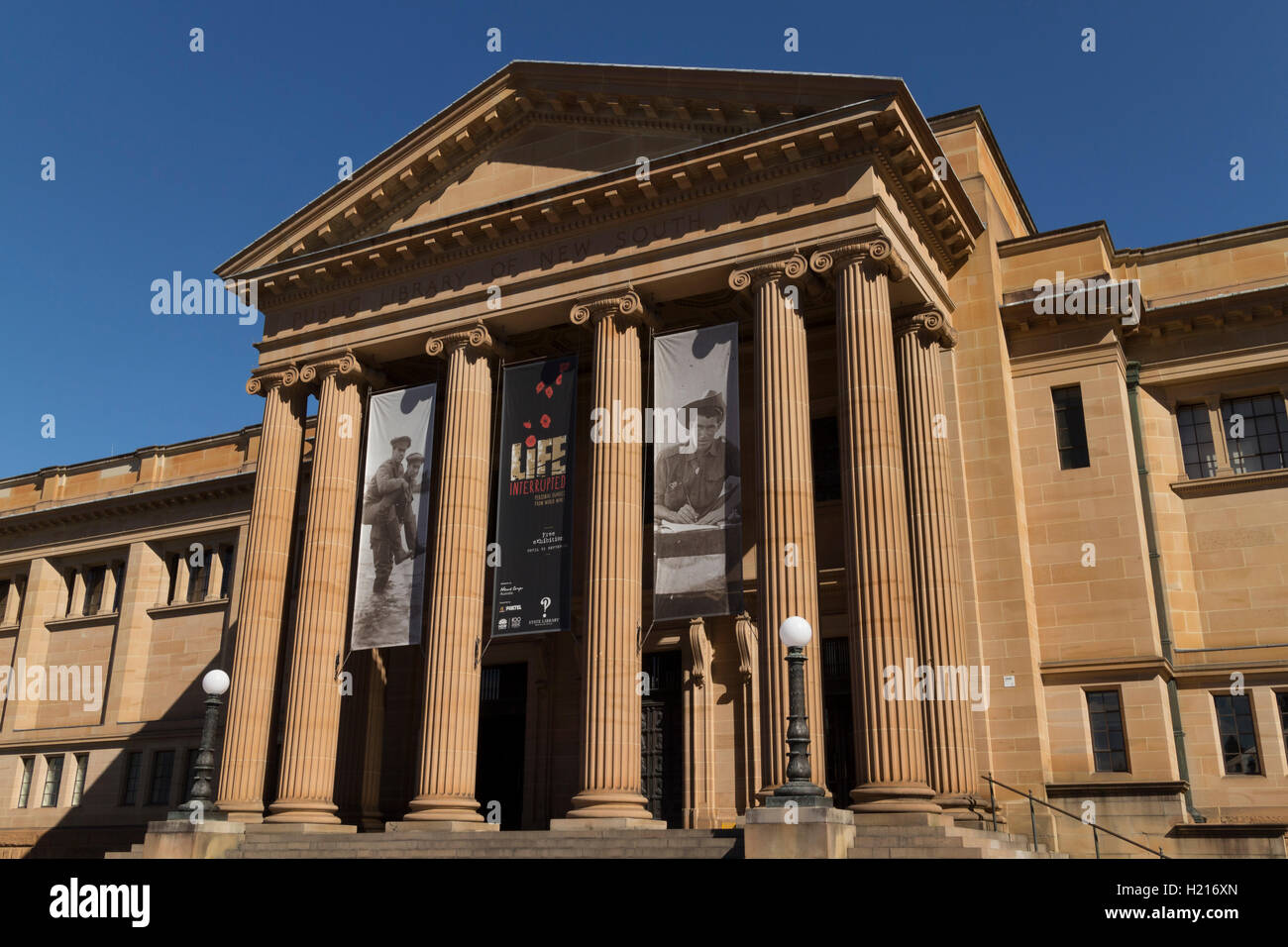 Ingresso anteriore portico alla galleria d'Arte del Nuovo Galles del Sud Sydney Australia Foto Stock