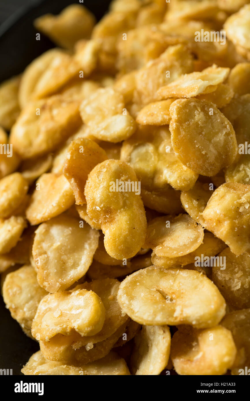 Salato e secco arrosto Fava pronto a mangiare Foto Stock