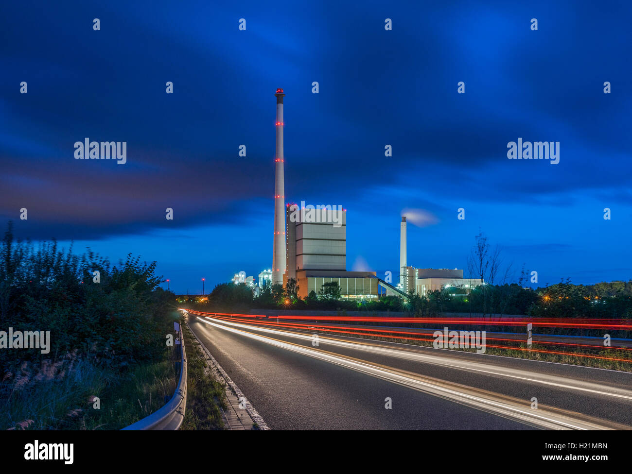 Germania, Bassa Sassonia, Helmstedt, Buschhaus Power Station in serata Foto Stock