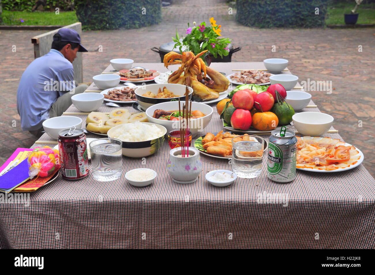 Nha Trang, Vietnam - Febbraio 5, 2016: vietnamita vassoio di culto degli alimenti nel nuovo anno lunare Foto Stock