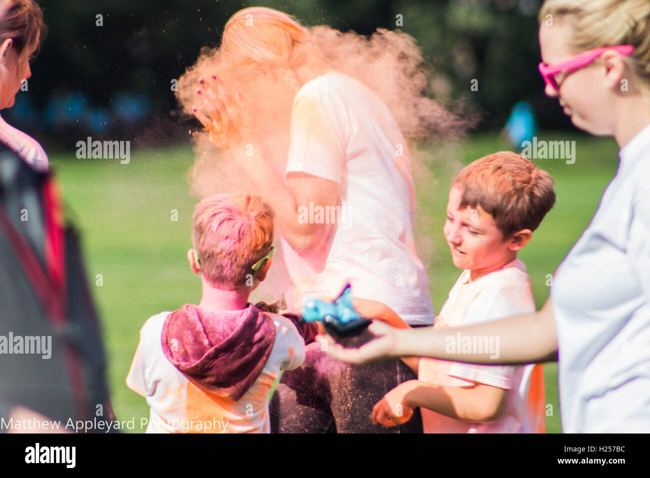 Hull, Regno Unito. 25 settembre, 2016. colomba house COLOUR RUN, credito: Matteo appleyard/alamy live news Foto Stock