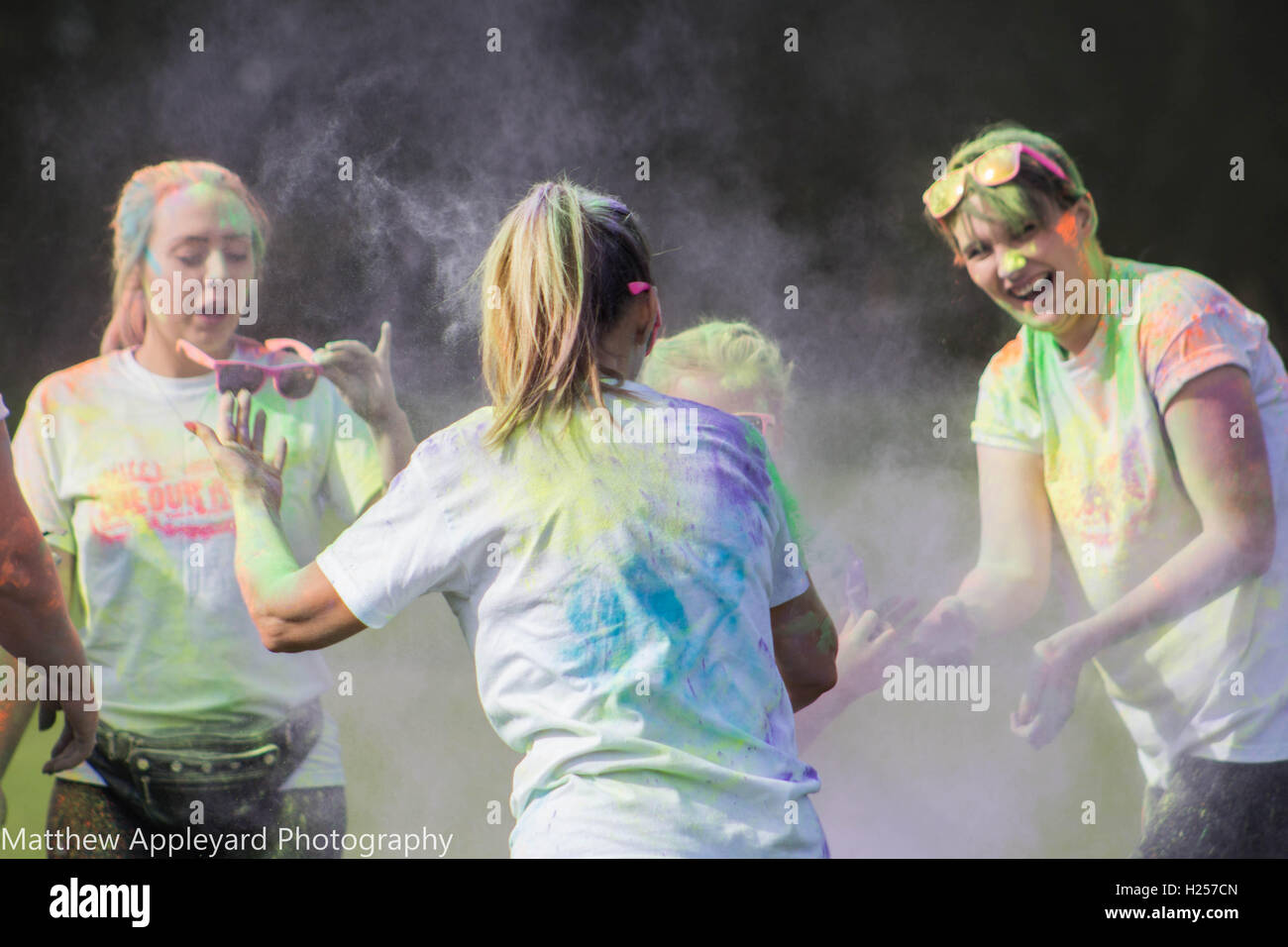 Hull, Regno Unito. 25 settembre, 2016. colomba house COLOUR RUN, credito: Matteo appleyard/alamy live news Foto Stock