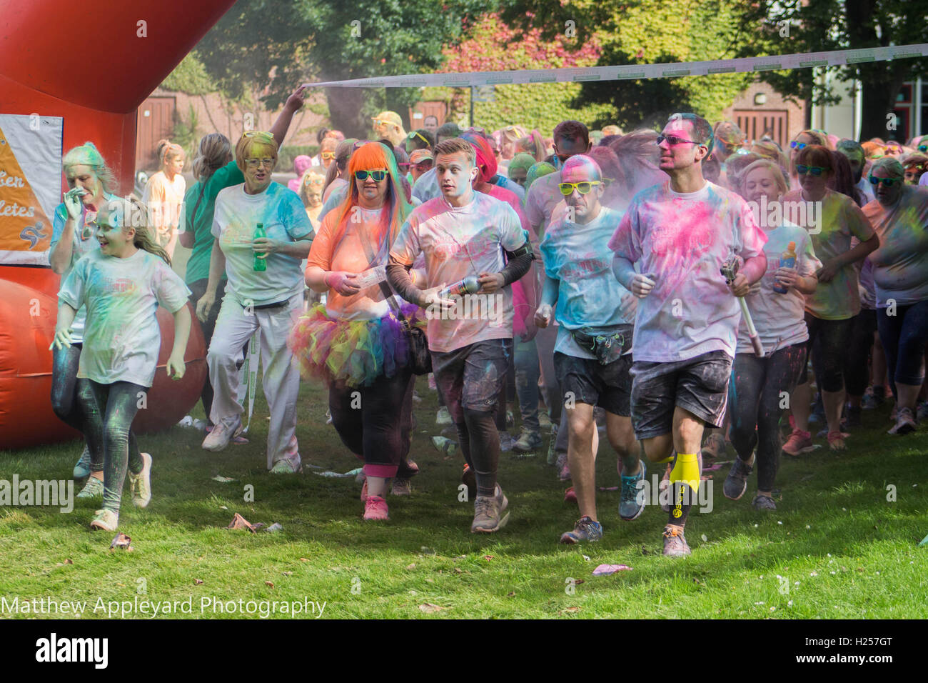 Hull, Regno Unito. 25 settembre, 2016. colomba house COLOUR RUN, credito: Matteo appleyard/alamy live news Foto Stock