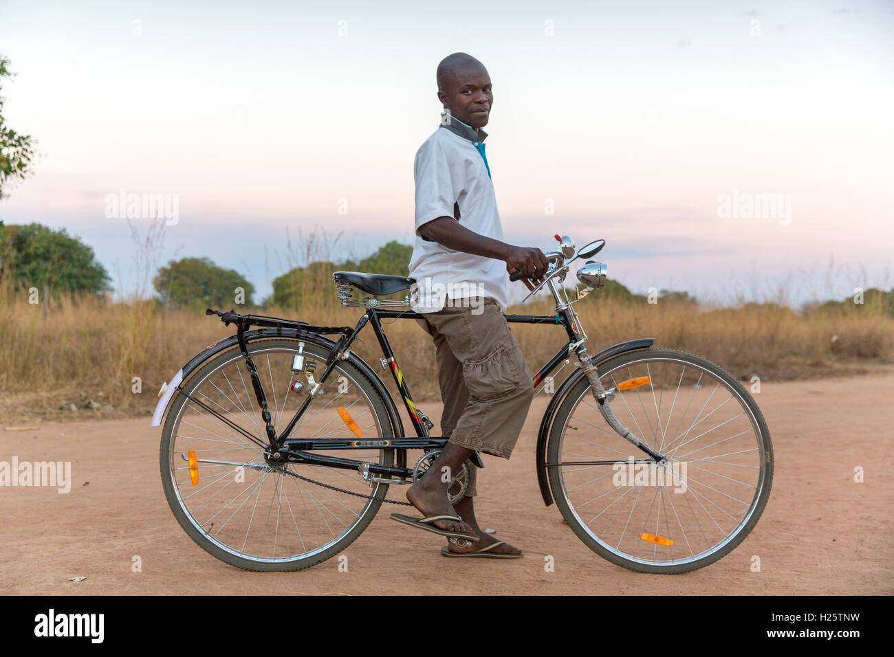Distretto Lalaua, Nampula Provincia, Mozambico, Agosto 2015: la vita del villaggio vicino a Lalaua. Foto di Mike Goldwater Foto Stock