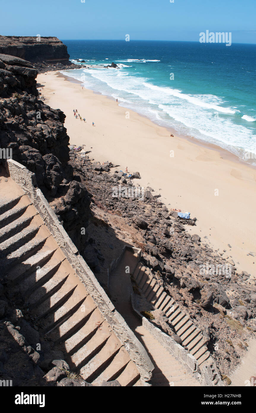 Fuerteventura Isole Canarie, Nord Africa, Spagna: vista della spiaggia di Playa de La Escalera, uno dei più famosi della costa nordoccidentale Foto Stock