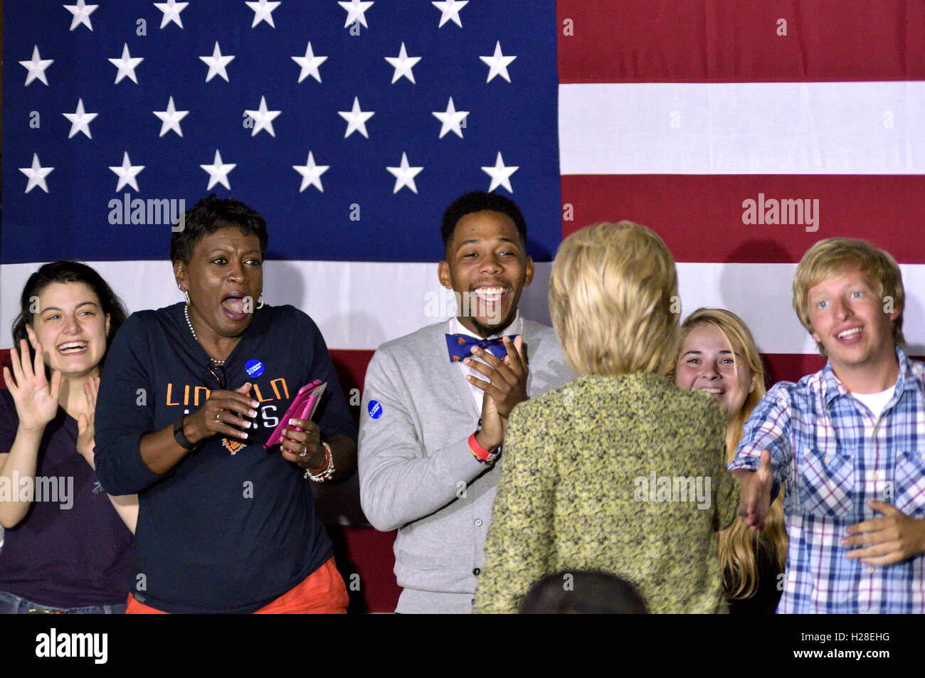 Candidato presidenziale democratico Hillary Clinton risolve millennial a Settembre 19, 2016 rally in Philadelphia, PA Foto Stock