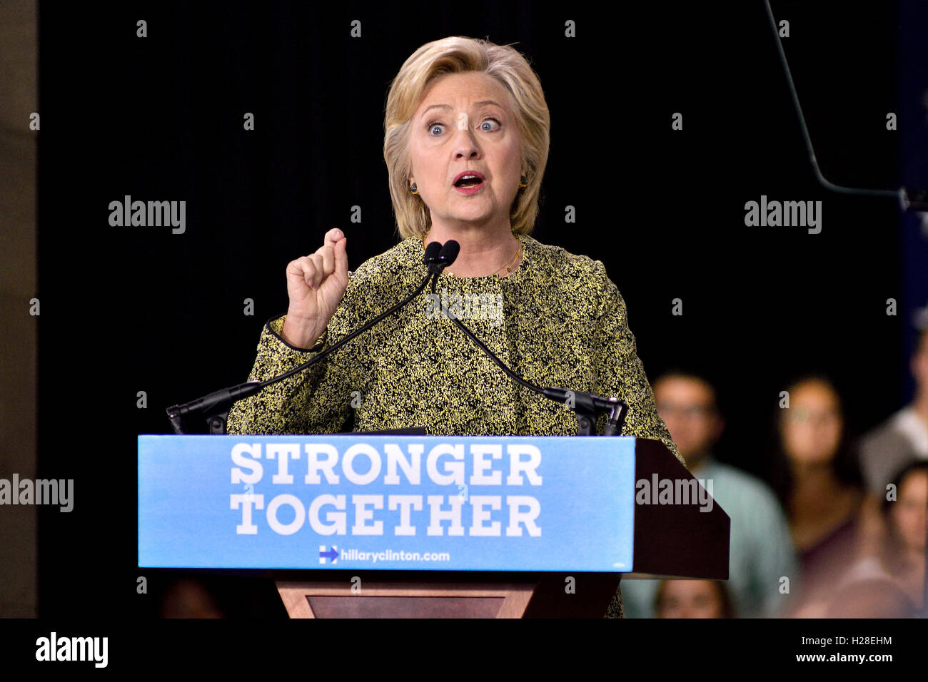 Candidato presidenziale democratico Hillary Clinton risolve millennial a Settembre 19, 2016 rally in Philadelphia, PA Foto Stock
