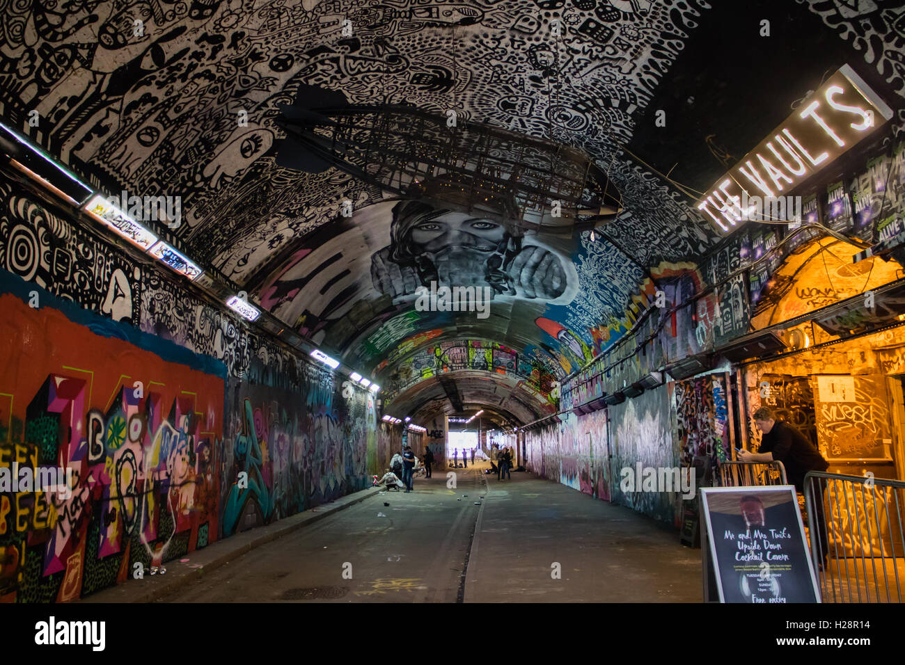 Graffiti tunnel sotto la stazione di Waterloo, Leake Street, London, England, Regno Unito Foto Stock