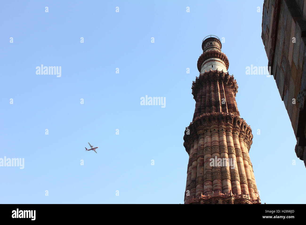 Piano venire verso di Qutub Minar Foto Stock