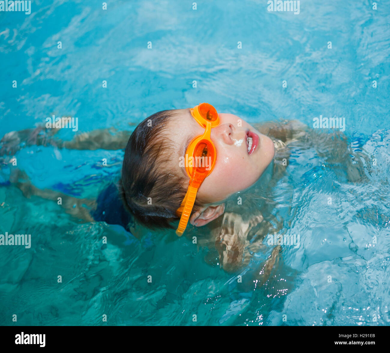 Attività in piscina Foto Stock