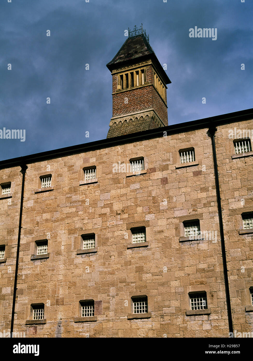 Quattro piani di blocco di cella aggiunto a Ruthin vecchia prigione nel 1865 in risposta alle prigioni atto: alloggio per un massimo di 100 detenuti. Foto Stock