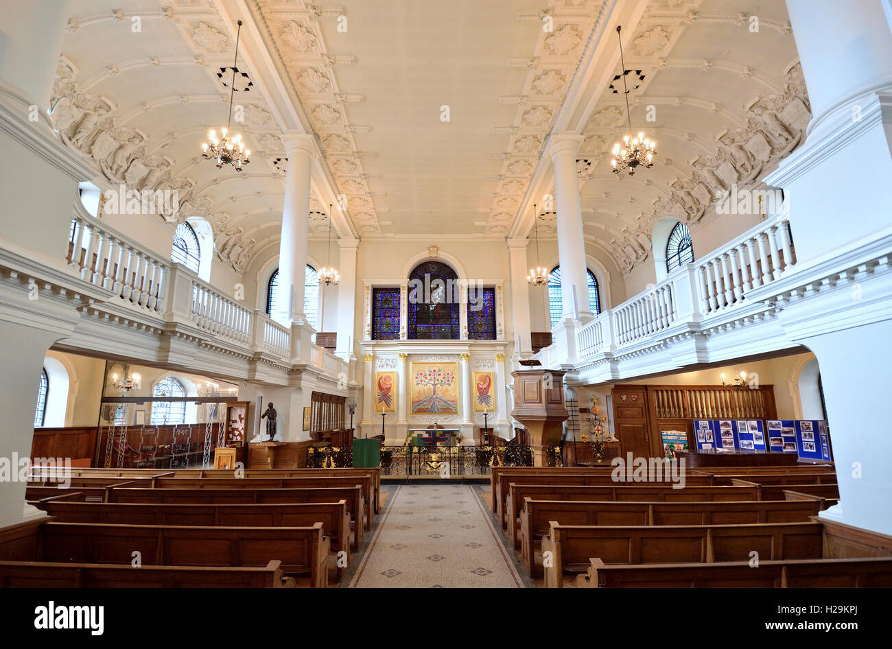 Londra, Inghilterra, Regno Unito. La chiesa di St Botolph senza Aldgate, Aldgate High Street. Interno Foto Stock